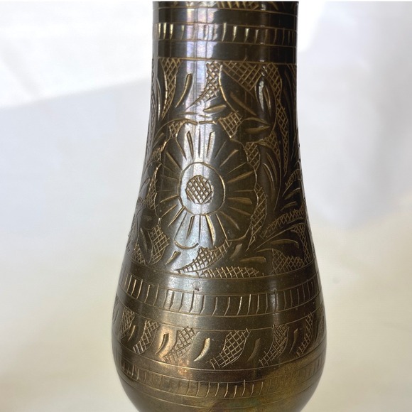 Vintage Etched Brass Bud Vases Pair Hand Engraved Floral Design 8 Inch Gold Tone - Picture 8 of 9